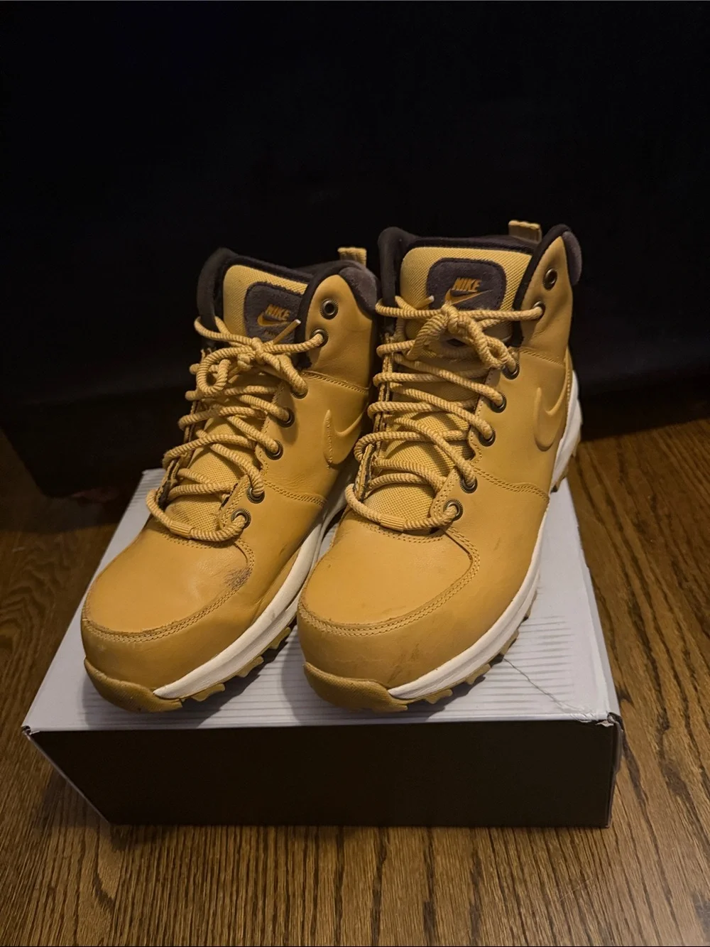 Nike Men’s Wheat/Tan High-Top Boots